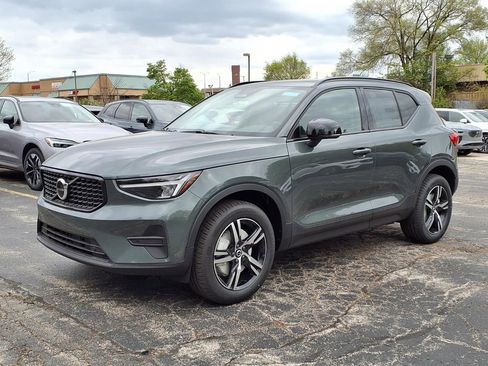 New 2026 Volvo XC40 B5 Core w/ Climate Package AWD/4WD image 1