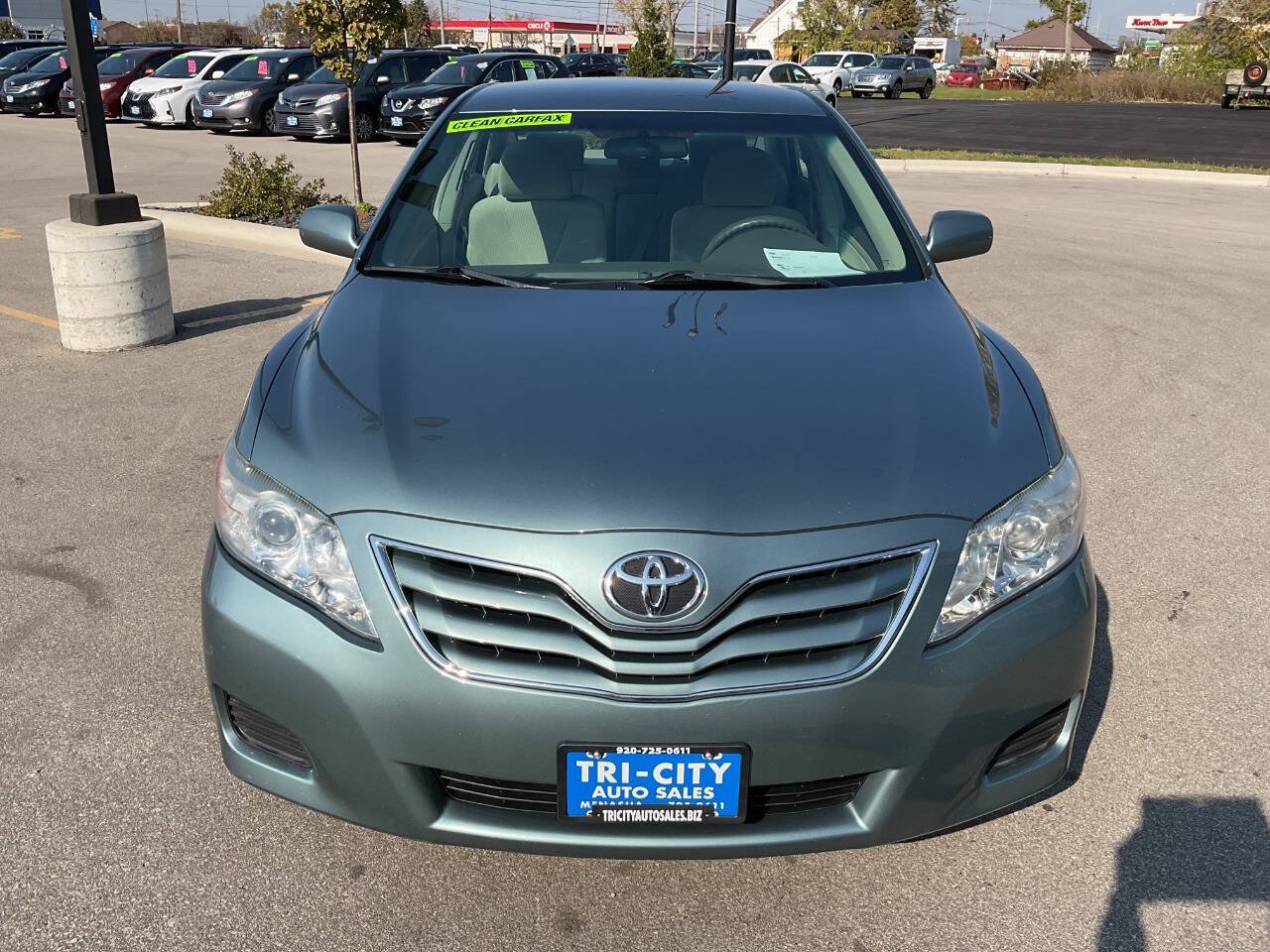 Used 2011 Toyota Camry LE FWD image 12