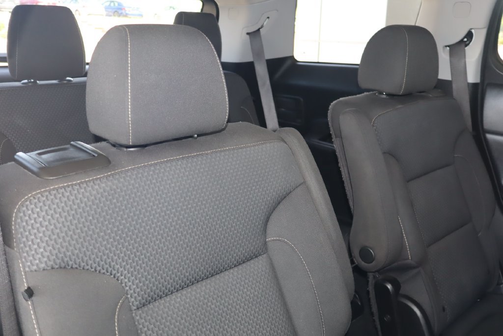 Used 2021 GMC Acadia SLE FWD image 42