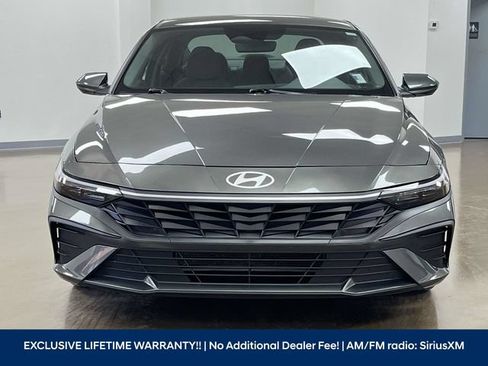 Used 2024 Hyundai Elantra SEL FWD image 2