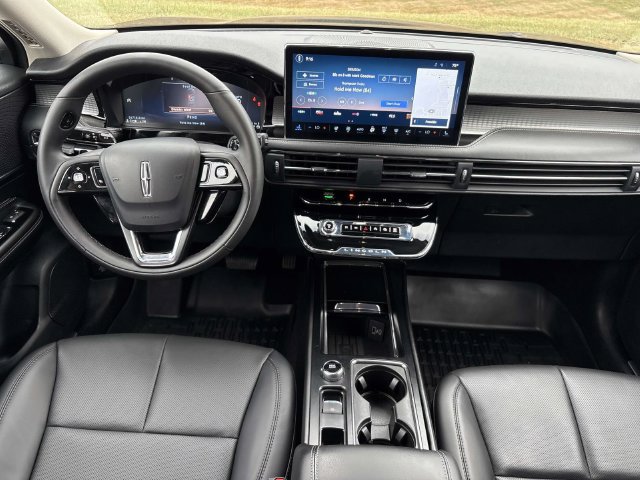 Certified 2023 Lincoln Corsair AWD w/ Equipment Group 101A image 16