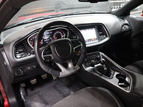 Used 2018 Dodge Challenger SRT w/ Technology Group RWD image 39