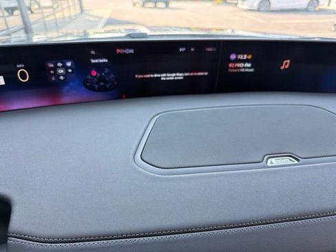 New 2027 Lincoln Navigator Premiere AWD/4WD image 16