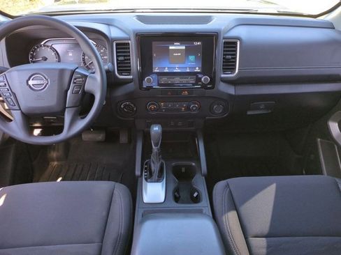 Used 2022 Nissan Frontier SV image 14