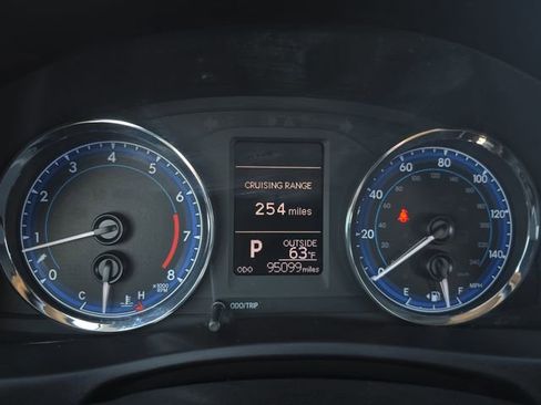 Used 2019 Toyota Corolla LE image 18