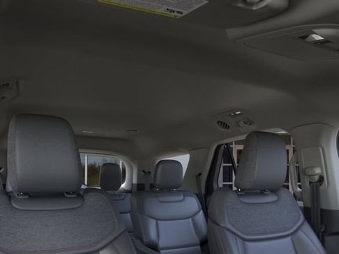 New 2026 Ford Explorer Active RWD image 22