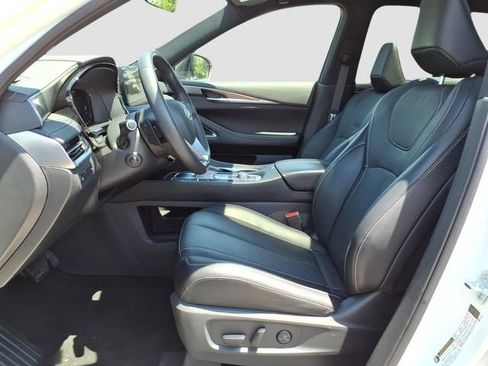 Certified 2025 INFINITI QX60 Luxe w/ Black Edition FWD image 4