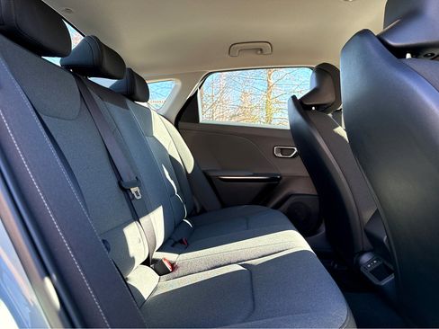 Used 2025 Kia K4 LXS image 24