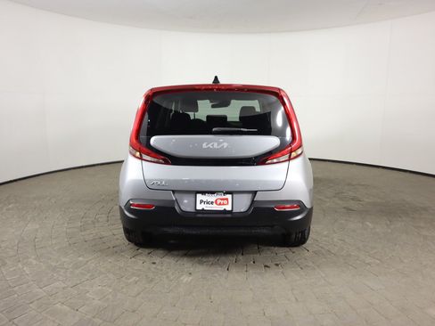 Used 2022 Kia Soul LX w/ Technology Package FWD image 7