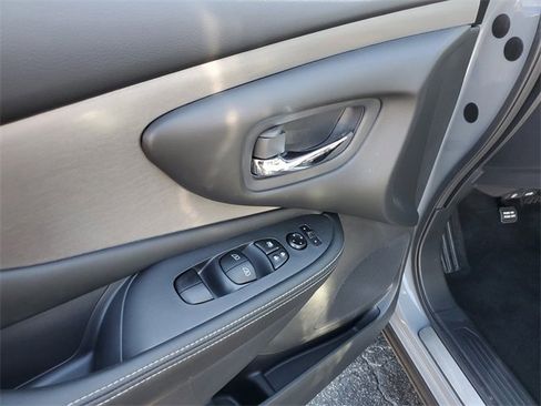 Certified 2024 Nissan Murano SV w/ SV Midnight Edition Package image 12