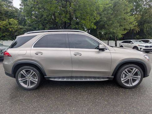 Used 2022 Mercedes-Benz GLE 350 w/ Premium Package image 3