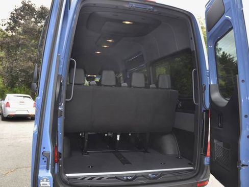 Used 2023 Mercedes-Benz Sprinter 2500 image 40