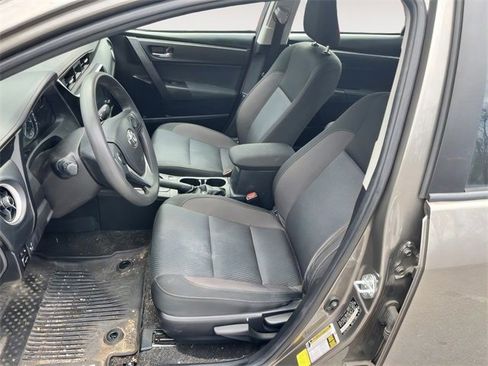 Used 2018 Toyota Corolla LE w/ LE Premium Package w/Moonroof image 12