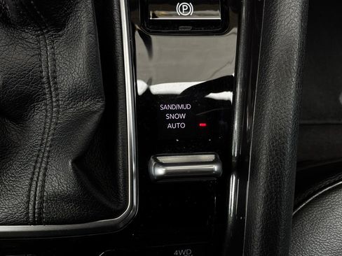 Used 2025 Jeep Compass Latitude AWD/4WD image 23