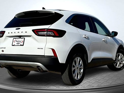 Used 2023 Ford Escape Active image 2