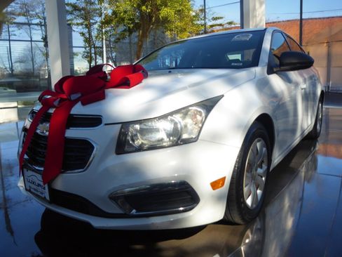 Used 2016 Chevrolet Cruze LS image 5