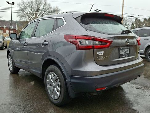 Used 2020 Nissan Rogue Sport S image 4