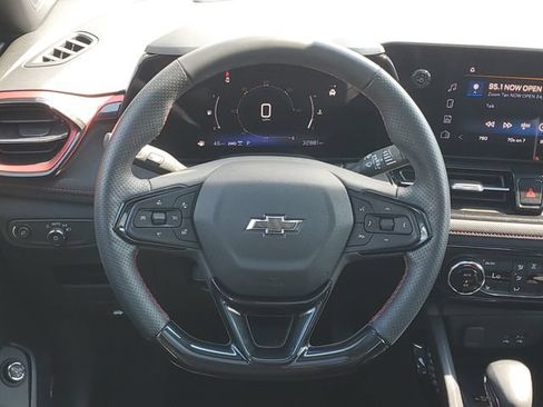 Used 2025 Chevrolet TrailBlazer RS w/ Convenience Package AWD/4WD image 14