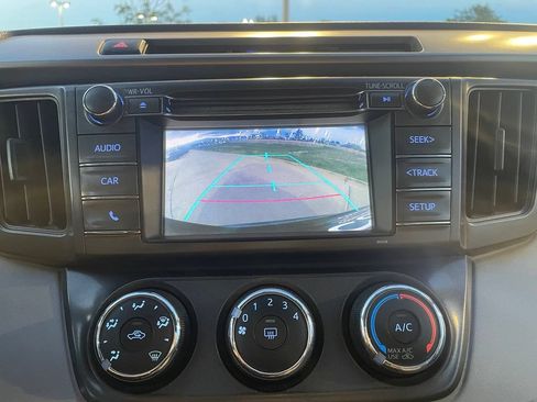 Used 2014 Toyota RAV4 LE AWD/4WD image 23