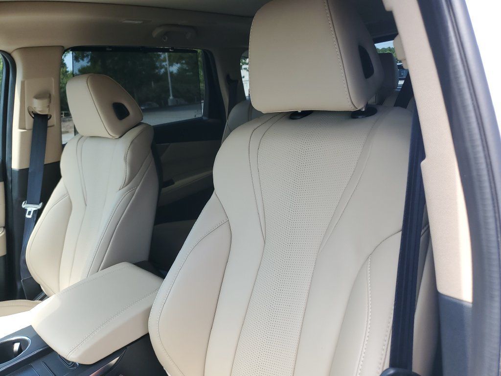 Certified 2025 Acura MDX w/ Technology Package AWD/4WD image 19