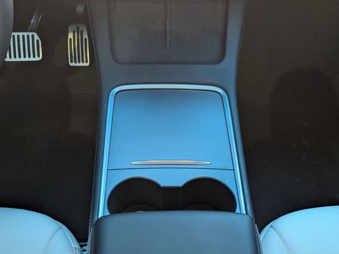 Used 2024 Tesla Model Y Long Range image 20