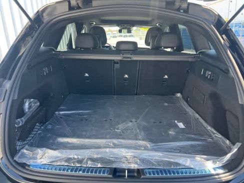 Used 2026 Mercedes-Benz GLC 300 image 11