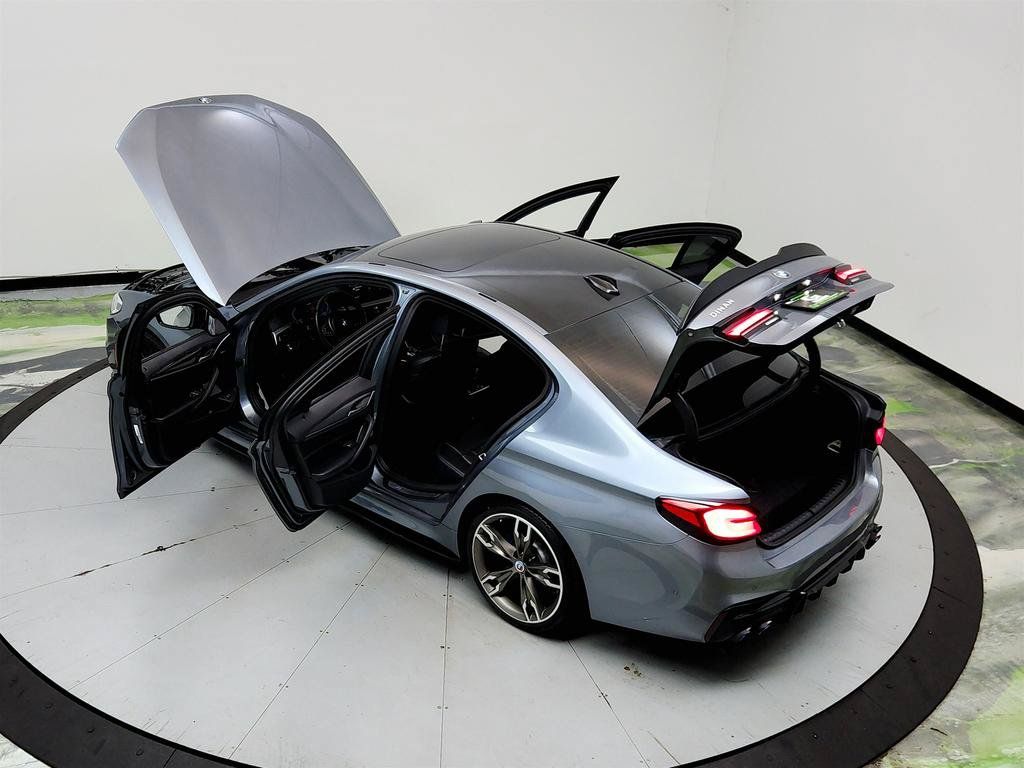 Used 2020 BMW M550i xDrive AWD/4WD image 40