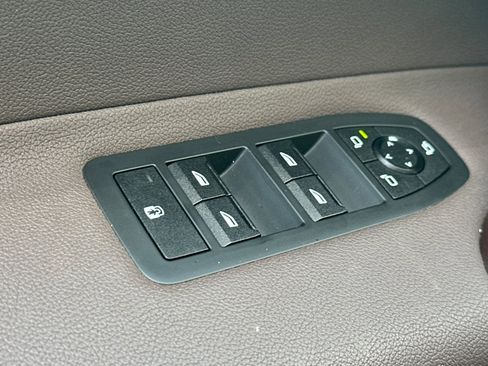 Used 2024 BMW iX xDrive50 w/ Sport Package image 13