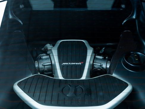 Used 2015 McLaren 650S Base image 8