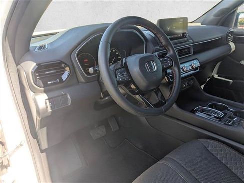 Used 2023 Honda Pilot Sport image 10