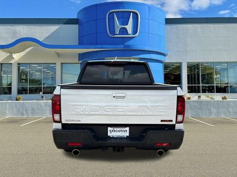 Used 2024 Honda Ridgeline TrailSport image 3