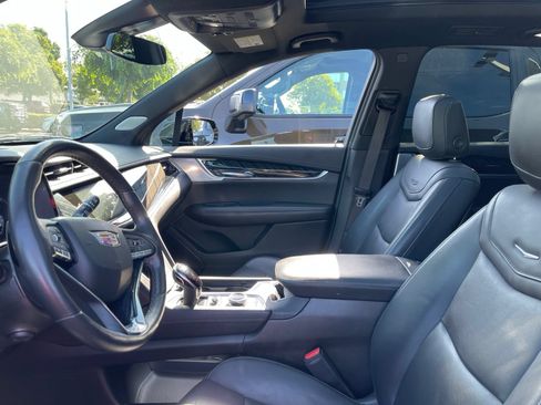 Used 2023 Cadillac XT6 Premium Luxury AWD/4WD image 5