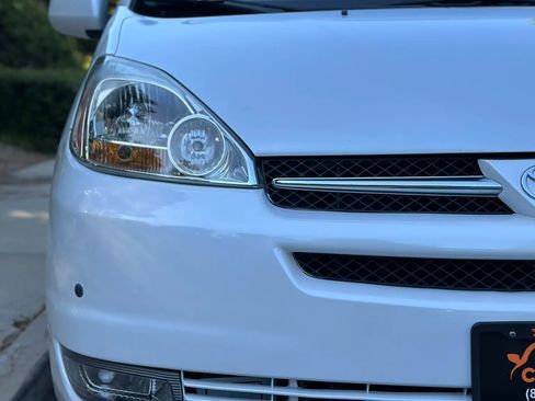 Used 2005 Toyota Sienna XLE Limited FWD image 15