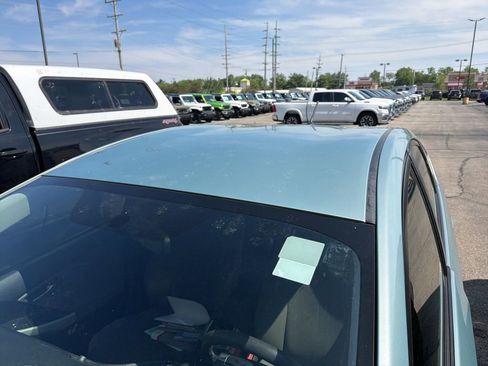 Used 2012 Toyota Prius Two FWD image 4