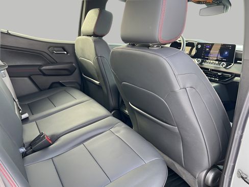 Used 2024 Chevrolet Colorado Z71 w/ Z71 Convenience Package 2 image 36