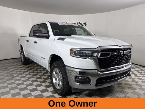 Used 2025 RAM 1500 Big Horn AWD/4WD image 4