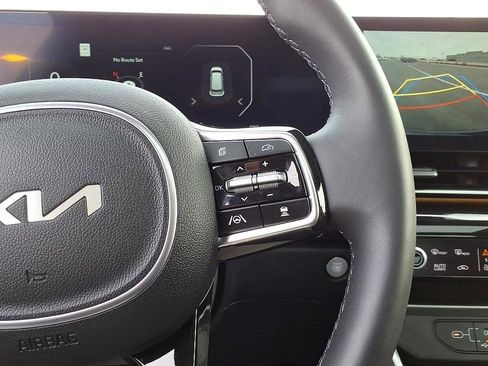 Used 2025 Kia Carnival SX Prestige image 35