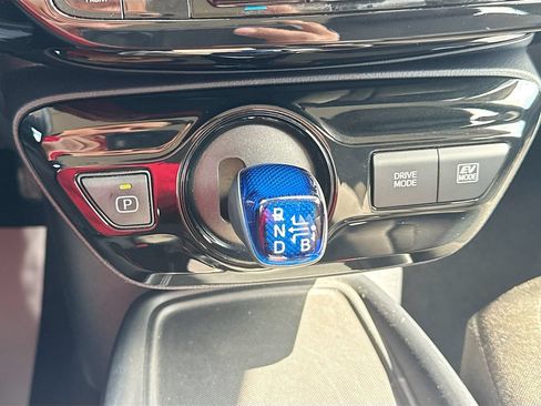 Used 2022 Toyota Prius LE FWD image 20