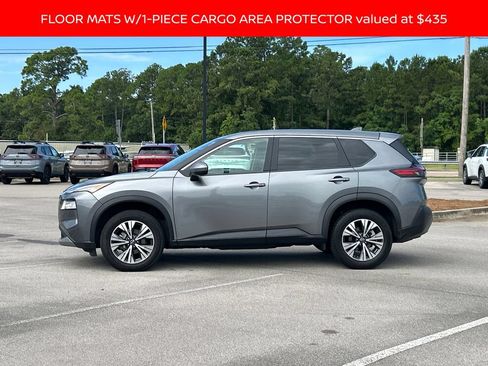 Used 2023 Nissan Rogue SV FWD image 2