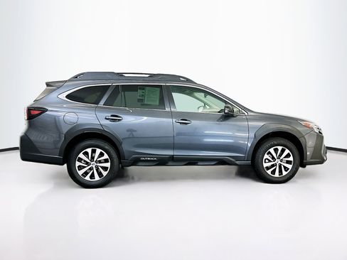 Used 2023 Subaru Outback Premium image 10