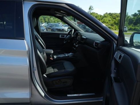 Used 2023 Ford Explorer ST-Line w/ Class IV Trailer Tow Package RWD image 21