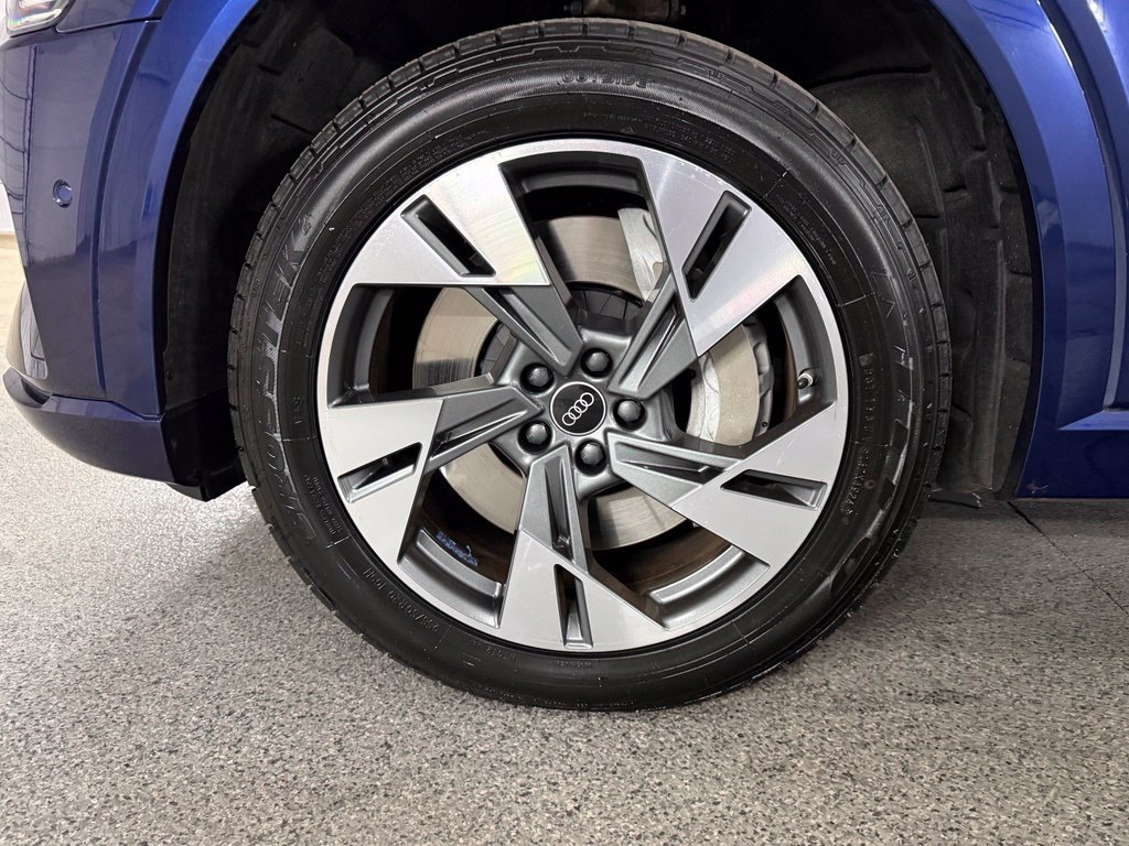 Used 2022 Audi e-tron Premium AWD/4WD image 17