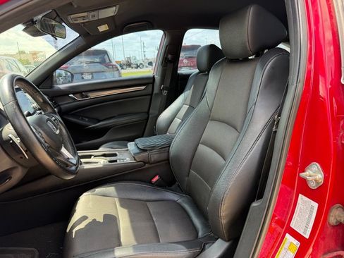 Used 2018 Honda Accord Sport image 7