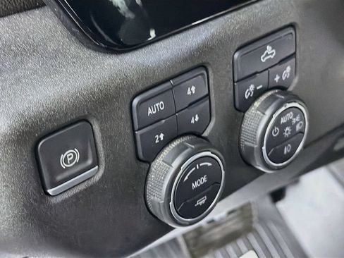 Used 2022 Chevrolet Silverado 1500 RST AWD/4WD image 10