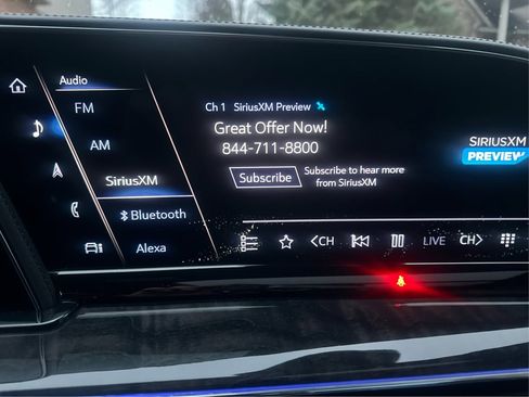 Used 2021 Cadillac Escalade Premium Luxury w/ Performance Package image 39