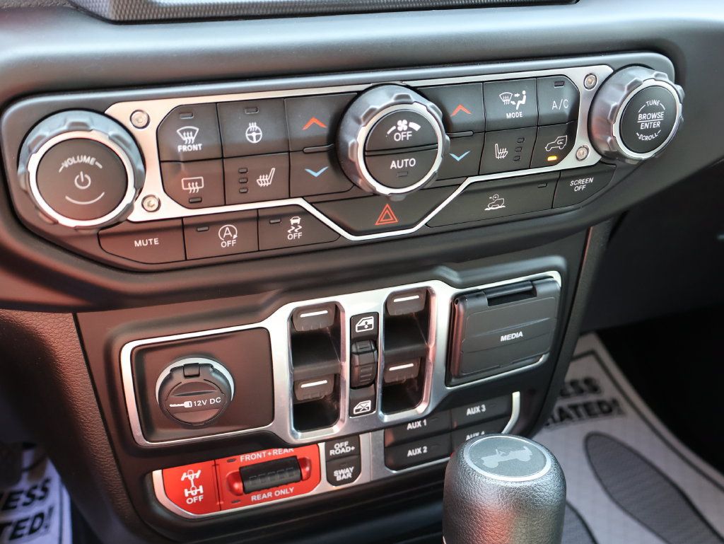 Used 2021 Jeep Wrangler Unlimited Rubicon AWD/4WD image 35