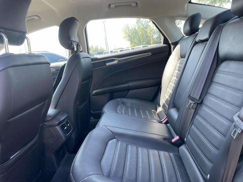 Used 2013 Ford Fusion SE FWD image 9
