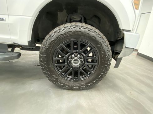 Used 2019 Ford F250 XLT w/ XLT Premium Package AWD/4WD image 18