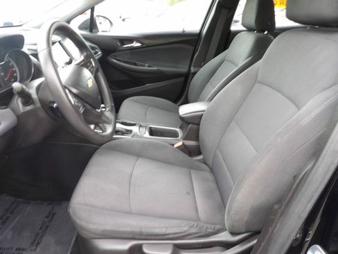 Used 2019 Chevrolet Cruze LT FWD image 8