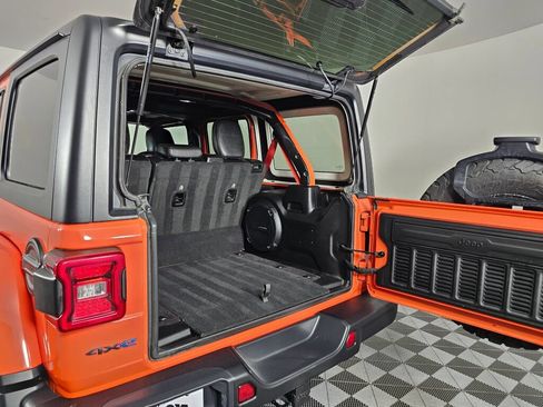 Used 2023 Jeep Wrangler Unlimited Rubicon 4xe AWD/4WD image 14